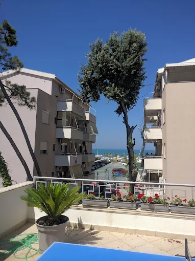 Sole Hotel Golem